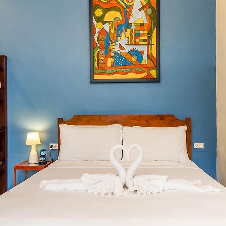 Eriksson Guesthouse Patong Luaran gambar