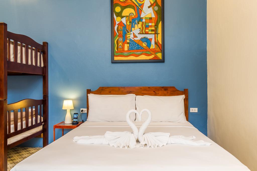 Eriksson Guesthouse Patong Luaran gambar