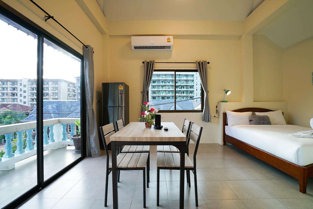 Eriksson Guesthouse Patong Bilik gambar