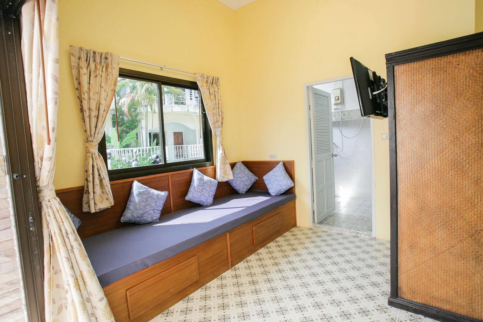 Eriksson Guesthouse Patong Luaran gambar