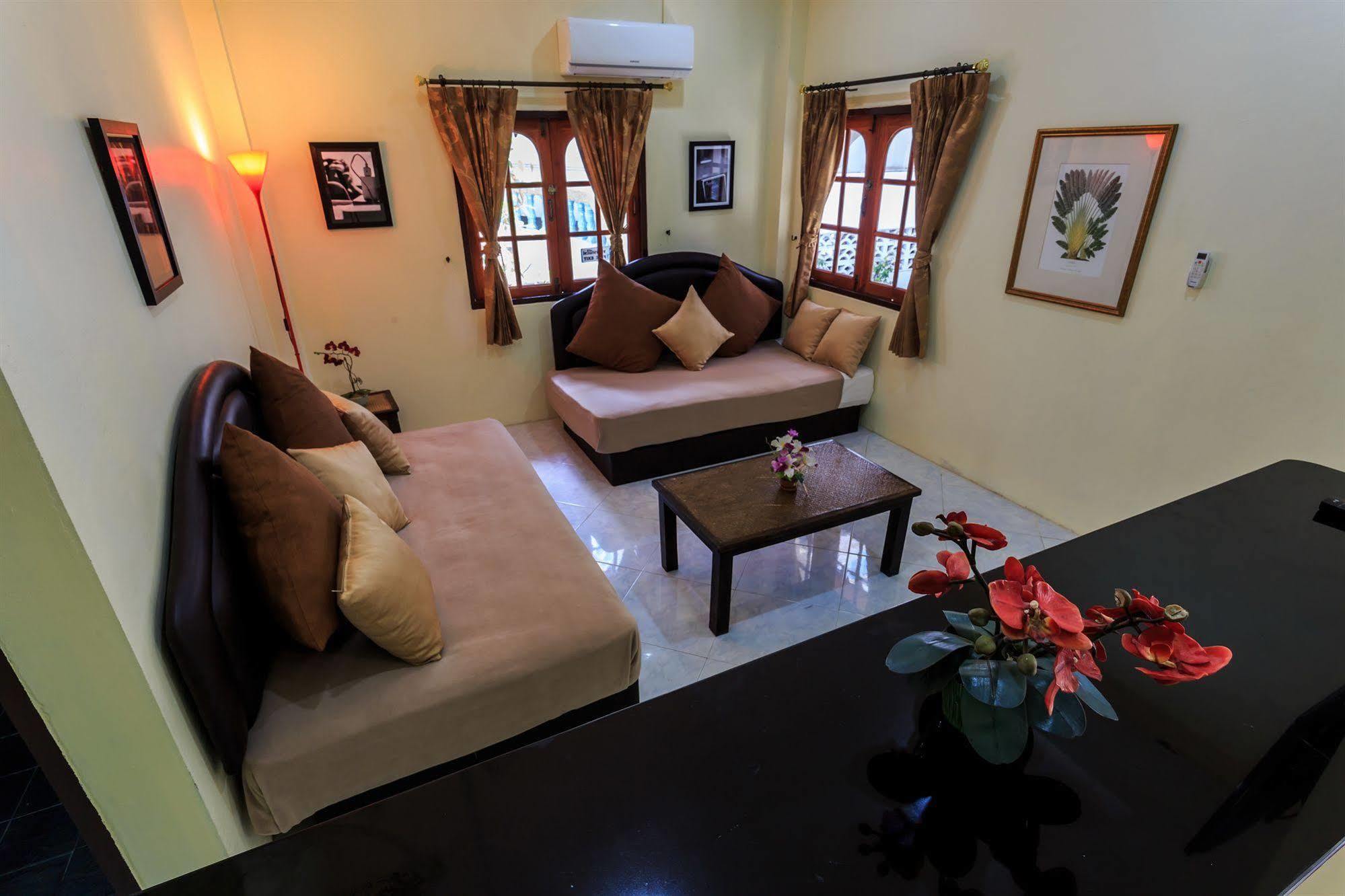 Eriksson Guesthouse Patong Luaran gambar