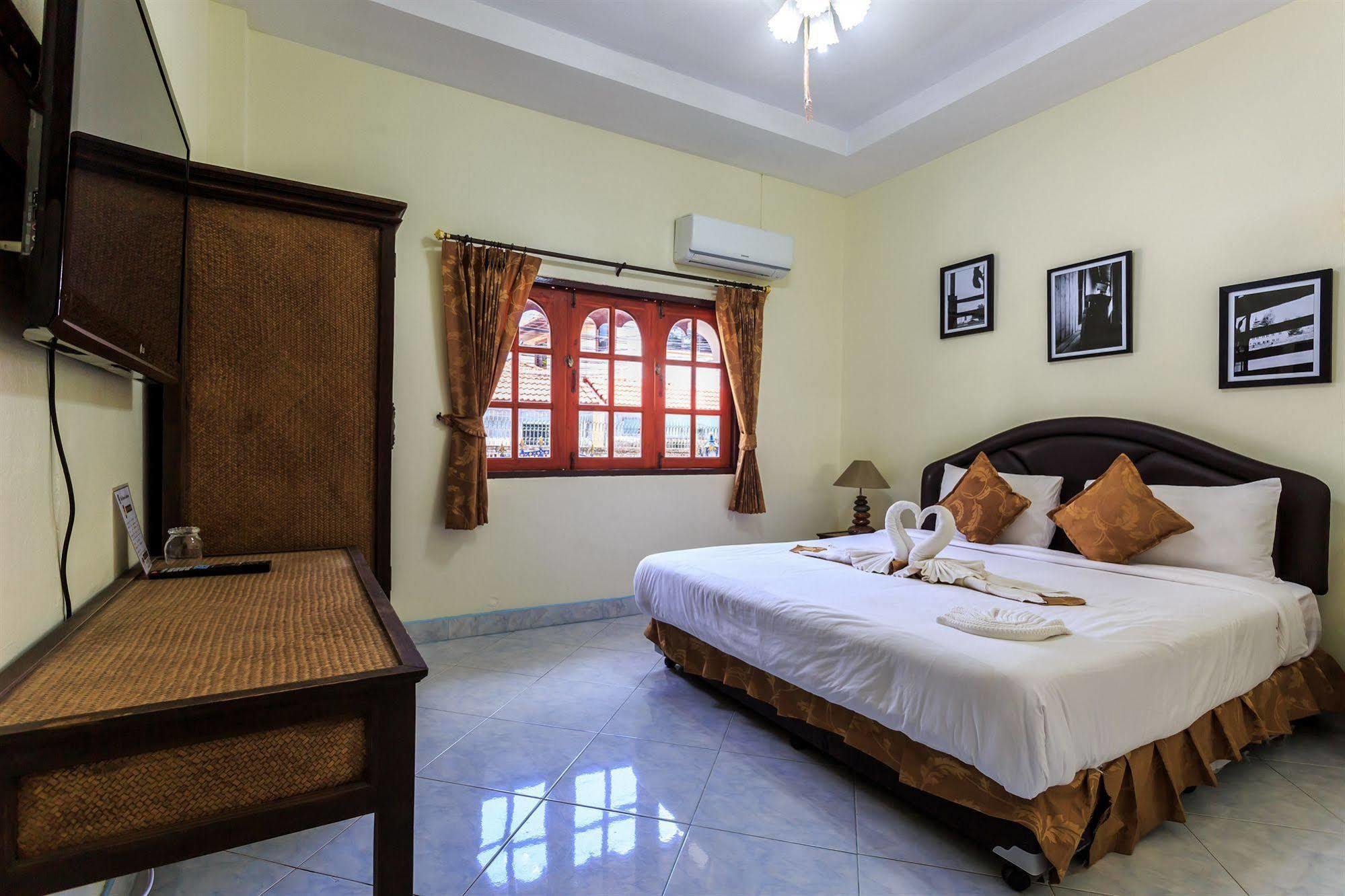 Eriksson Guesthouse Patong Luaran gambar
