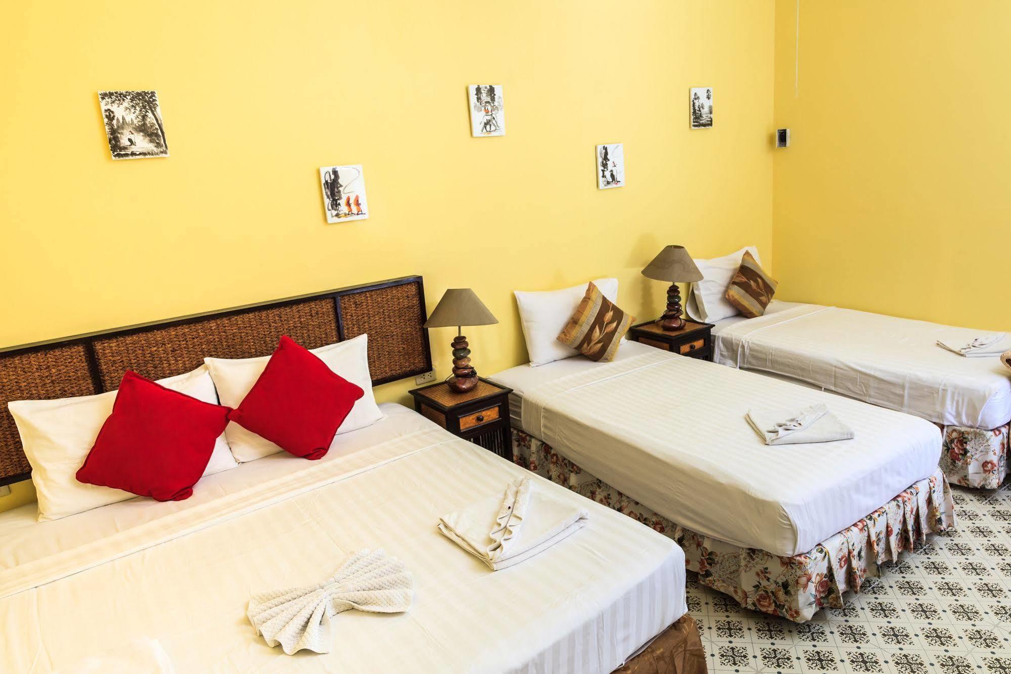 Eriksson Guesthouse Patong Luaran gambar