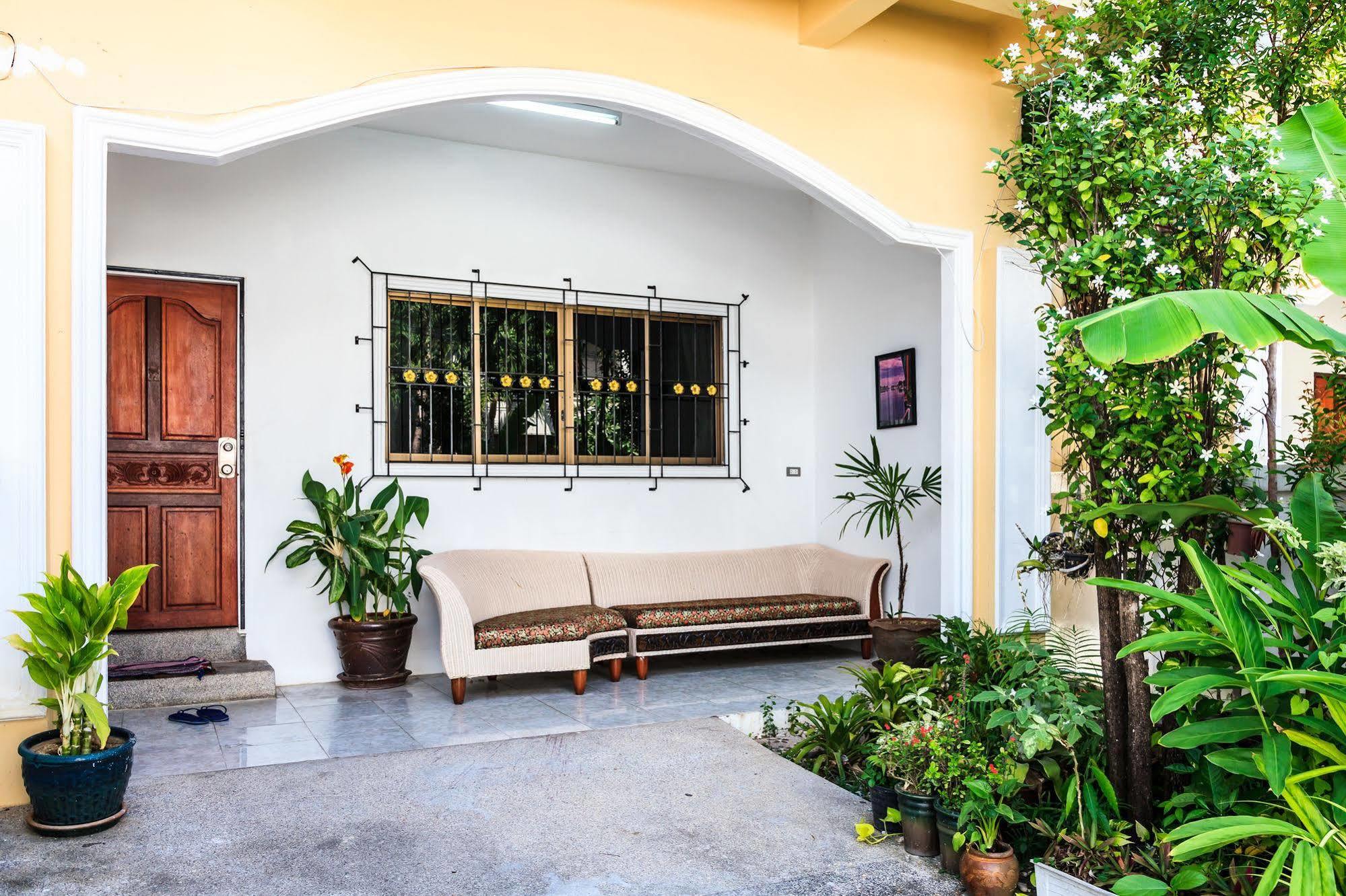 Eriksson Guesthouse Patong Luaran gambar