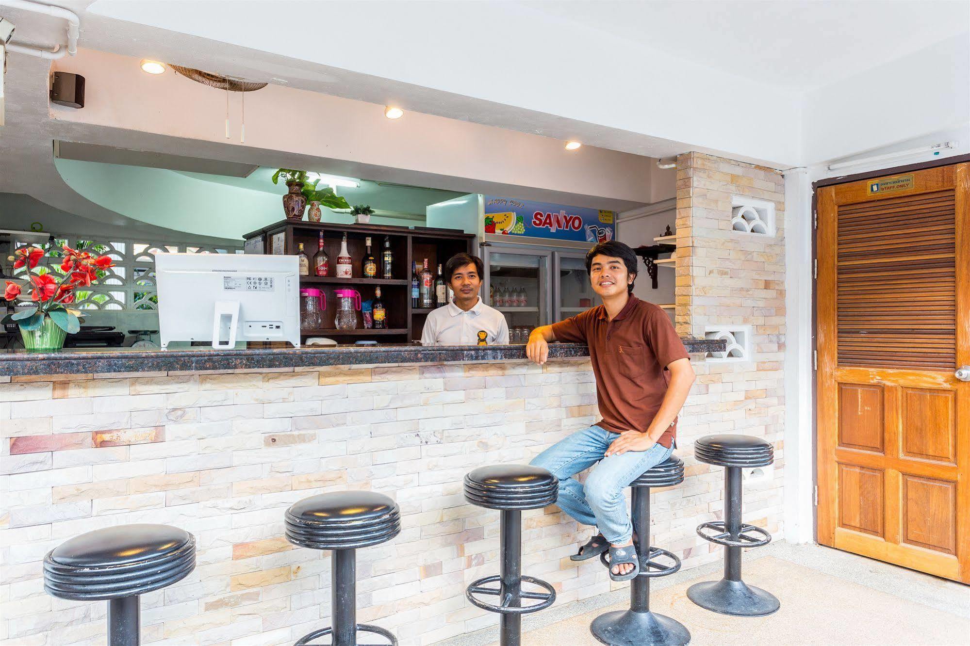 Eriksson Guesthouse Patong Luaran gambar
