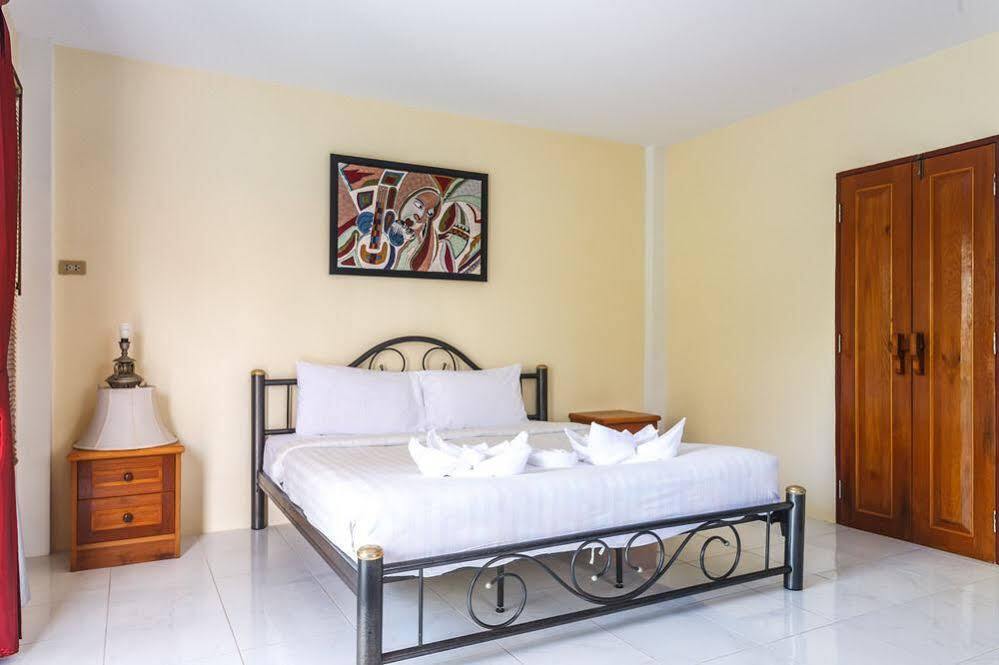 Eriksson Guesthouse Patong Luaran gambar